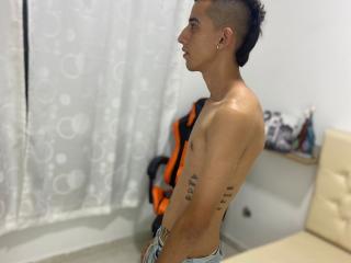 JhonnyHanks - Live sex cam - 19816202