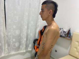 JhonnyHanks - Live sex cam - 19816226