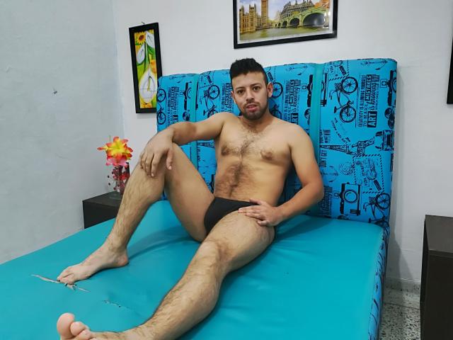 AndresLatinnH - Live Sex Cam - 19819630