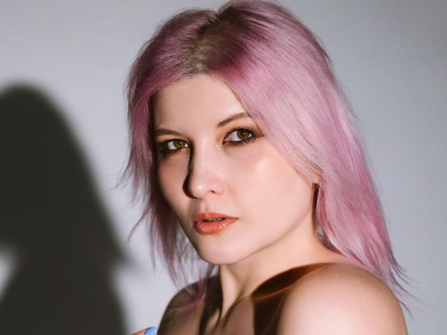 OliSunny - Live sex cam - 19821730