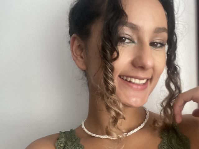 FloraSaenz - Live porn &amp; sex cam - 19825010