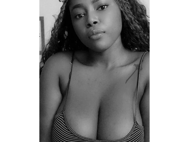 EmiraHot - Live sex cam - 19830382