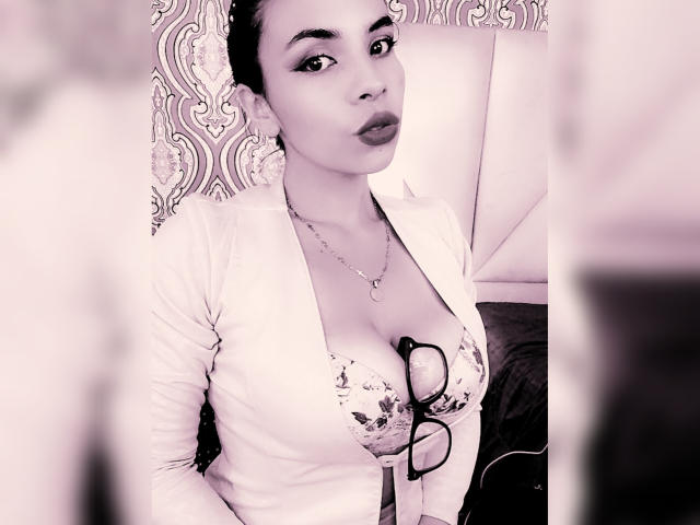 VioletaStone - Live porn &amp; sex cam - 19836598