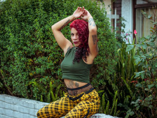 AlessiaPrime - Live Sex Cam - 19859354