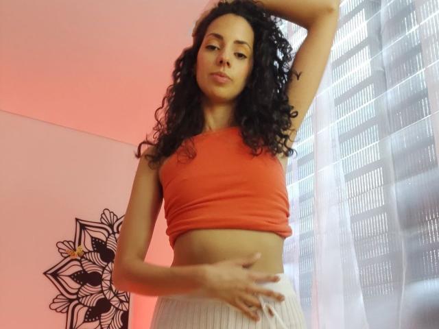 MoniqueCurlz - Live porno og sexkamera - 19863850