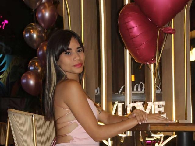 MartinaSalvatore - Live porn &amp; sex cam - 19864710