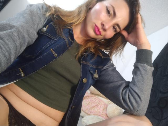 EmelySofia - Live sex cam - 19880074