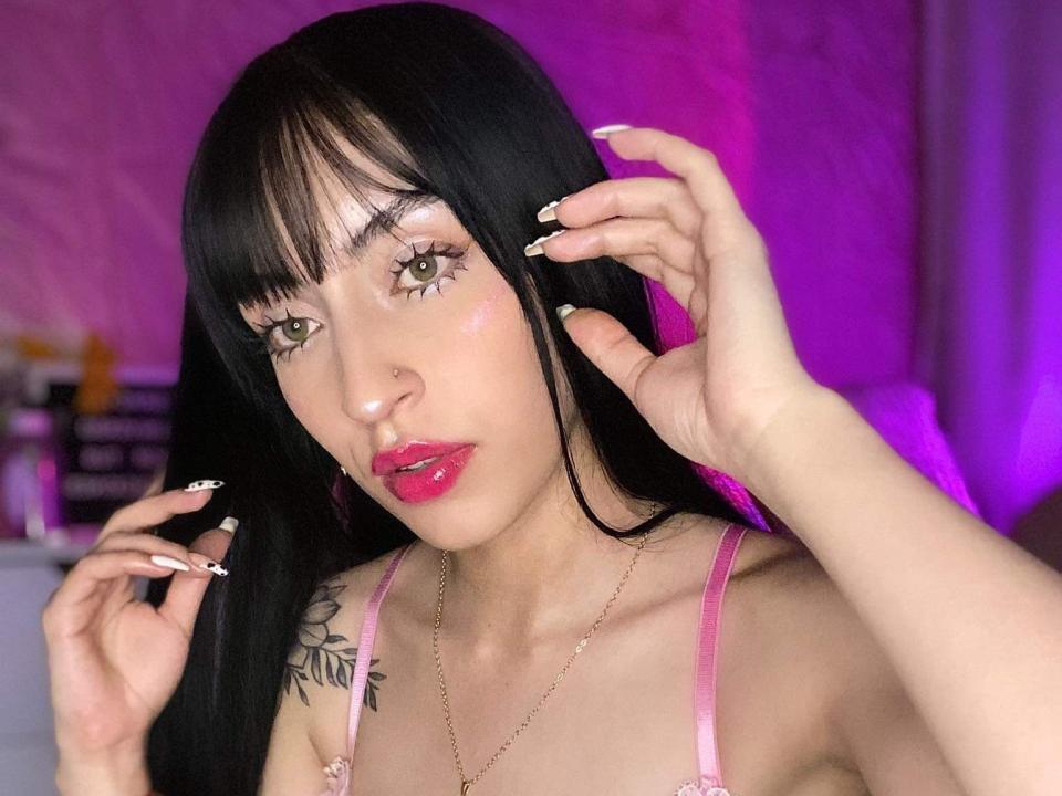 LizMileion - Live sex cam - 19883410