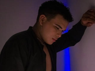GianHot - Live sex cam - 19894742