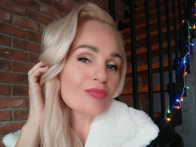 ElisMiracle - Live sex cam - 19897174