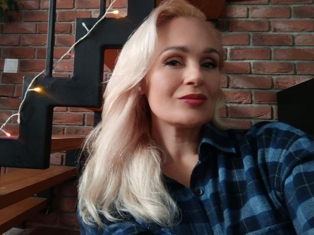 ElisMiracle - Live sex cam - 19897178