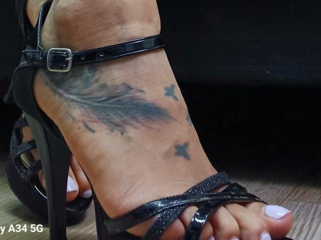 AnaisHilton - Élő pornó és szexkamera - 19900110