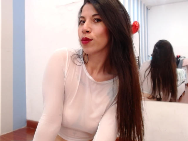 LauraaVelez - Live sex cam - 19909270