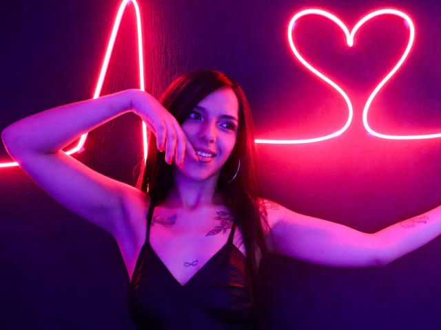 LiaShark - Live Sex Cam - 19912082