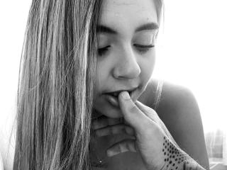 ArianaAndDave - Live sex cam - 19920970