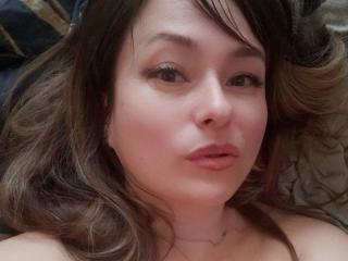 AprilJustina - Live Sex Cam - 19922322