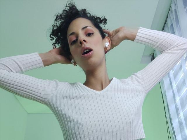 MoniqueCurlz - Live porn &amp; sex cam - 19923642