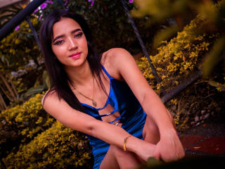 AlliceClarke - Live Sex Cam - 19924478