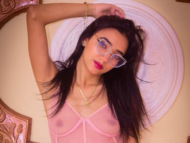 AlliceClarke - Live porn &amp; sex cam - 19924486