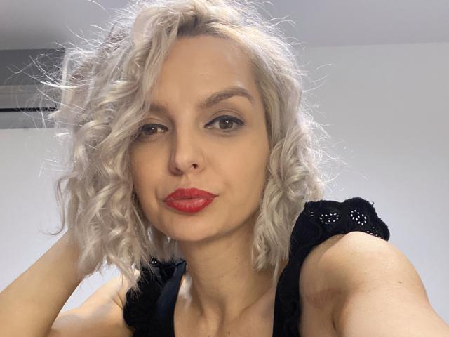 DouceAmelia - сексуальная веб-камера в реальном времени - 19939238