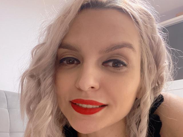 DouceAmelia - Live porn &amp; sex cam - 19939270