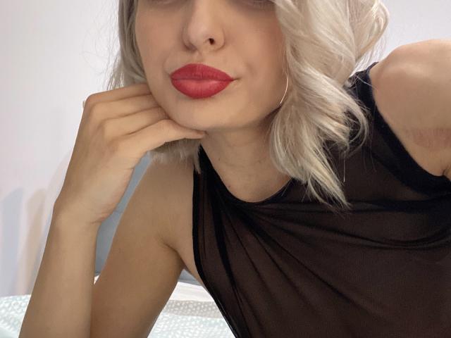DouceAmelia - Sexe cam en vivo - 19939290