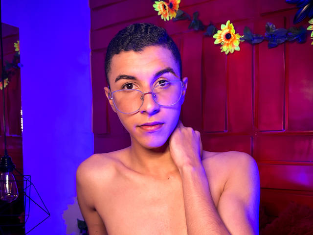ThomasFoxx - Live Sex Cam - 19949930