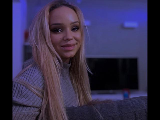 SusanSmithers - Live sex cam - 19950670