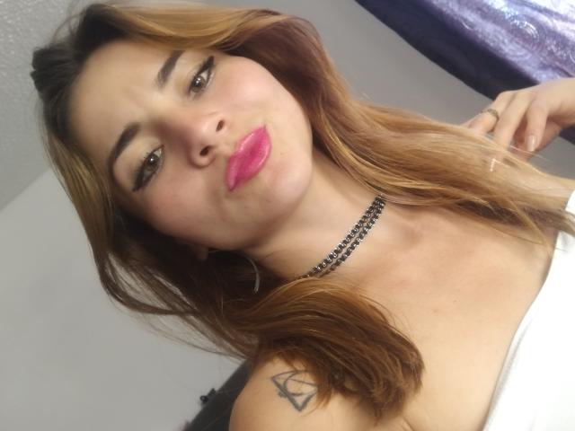 EmelySofia - Live sex cam - 19950774