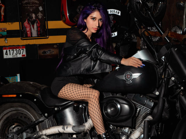 JuliaJobs - Élő pornó és szexkamera - 19957246