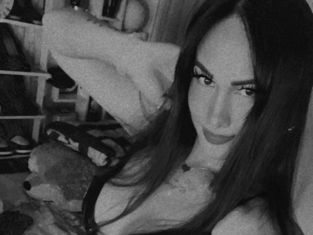 TsNaughtMiss69 - Live sexe cam - 19962038