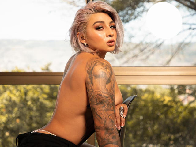 AvrilGray - сексуальная веб-камера в реальном времени - 19971030