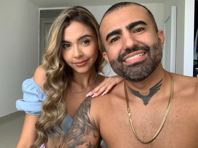 ArianaAndDave - Live sex cam - 19972926