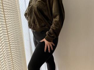 Mannia - Live sex cam - 19980422
