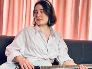 MoulineLady - Live sex cam - 19980626