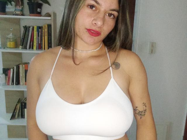 AtheneaRossi - Live porn &amp; sex cam - 19988426