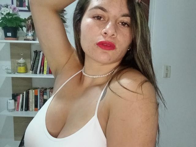 AtheneaRossi - Live sex cam - 19988462