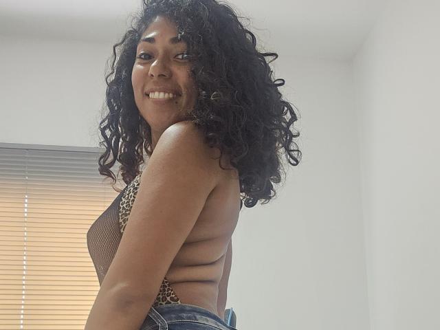 LolaPetterson - Live sex cam - 19991930