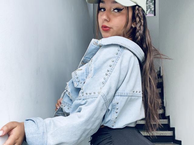 AlessiaFerry - Live sexe cam - 20003690