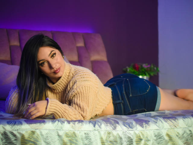 MartinaBennett - Live porn &amp; sex cam - 20021978