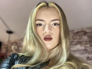 FiorellaStrong - Live porn & sex cam - 20035918