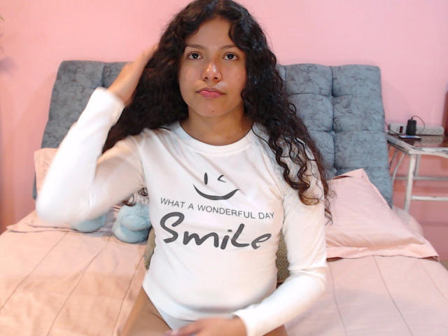 AvaHughes - Live sex cam - 20047926