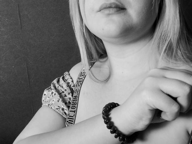 DiLaria - Live porn &amp; sex cam - 20050486