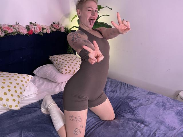 MileyChase - Live sex cam - 20078462