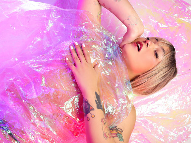 Prioca - Live Sex Cam - 20104246