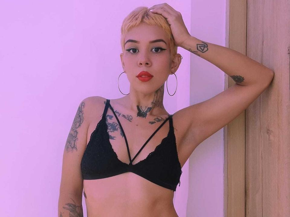 SofiaSquirtLover - Live porn &amp; sex cam - 20124998