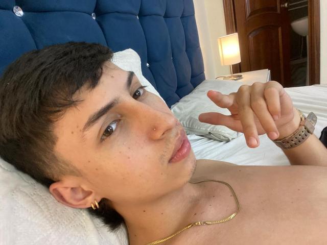 AlyandPier - Live Sex Cam - 20128198