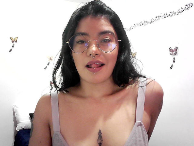 EmmaRuiz - Live sex cam - 20132110