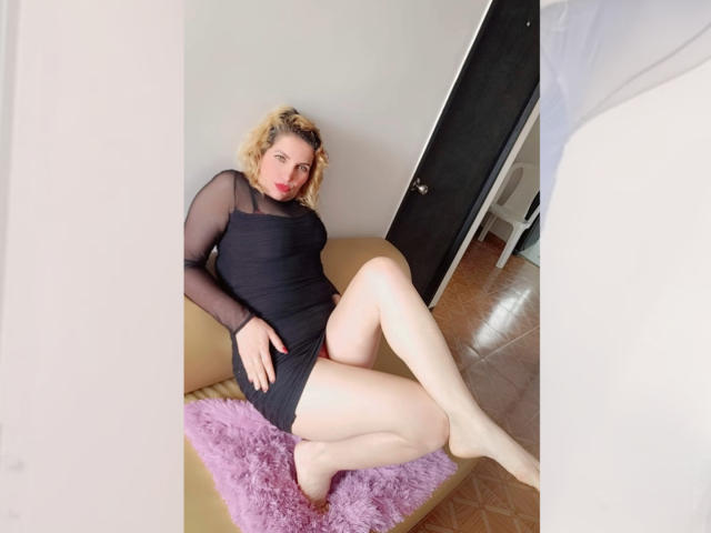 GiuliaAddams - Live porn &amp; sex cam - 20147586