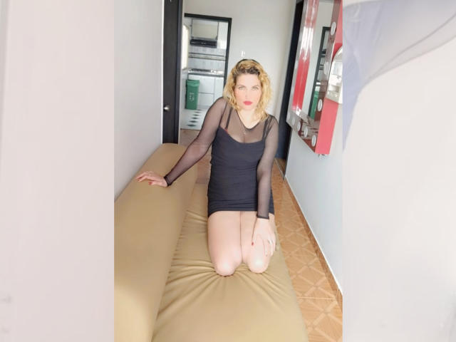 GiuliaAddams - Live Sex Cam - 20147598